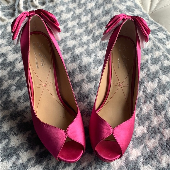 Por La Victoire Pink Satin platforms - Picture 3 of 16